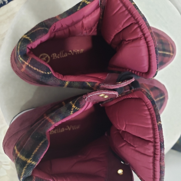 NEW Bella Vita Enice Plaid Hightop Sneaker 9 Wide - Picture 6 of 7